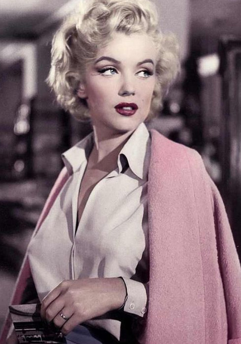 29 Modern Ways to Wear 50s Hair